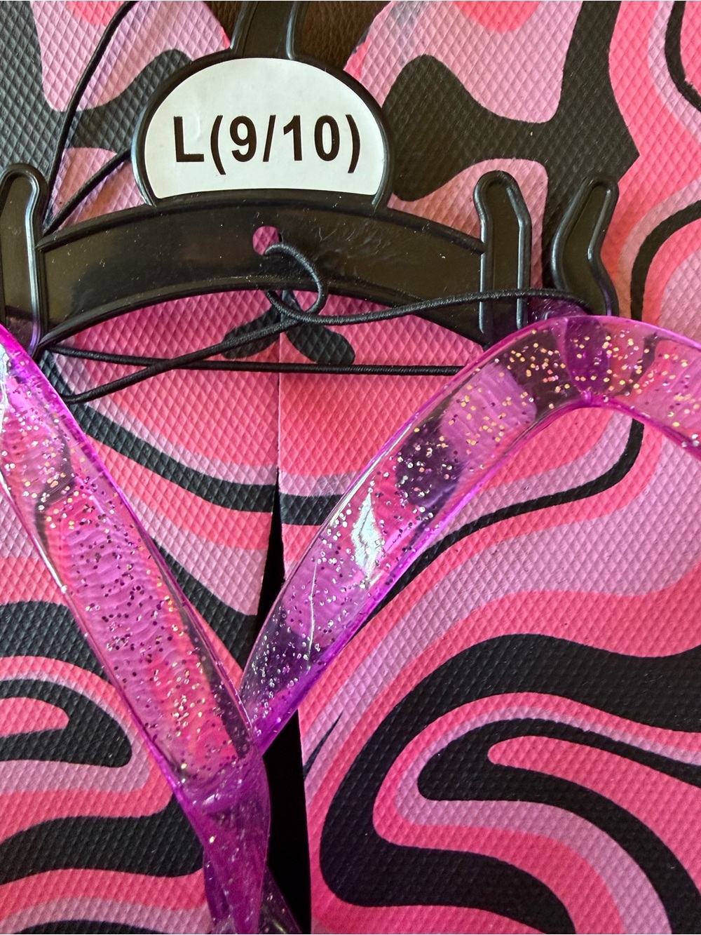 Women’s Pink & Black Swirl Flip Flops with Glitter Straps NWT - Picture 2 of 3
